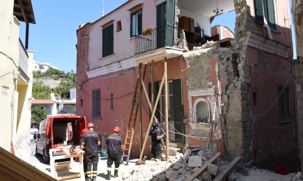 isola d'Ischia, chiesta proroga stato di emergenza