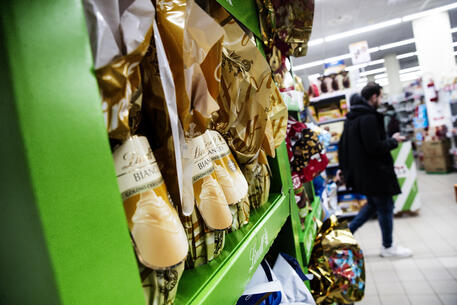 Pasqua si avvicina e come ogni anno arrivano anche gli aumenti sui prodotti tipici. La Pasqua degli italiani sarà all'insegna della prudenza