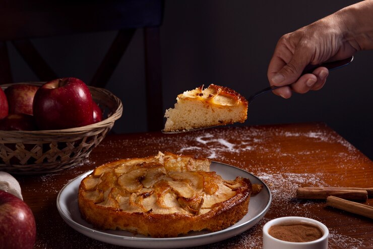 Golosa, soffice e aromatica, la torta di mele è il dolce che sa di famiglia, il perfetto confort food da assaporare con una buona tazza di tè